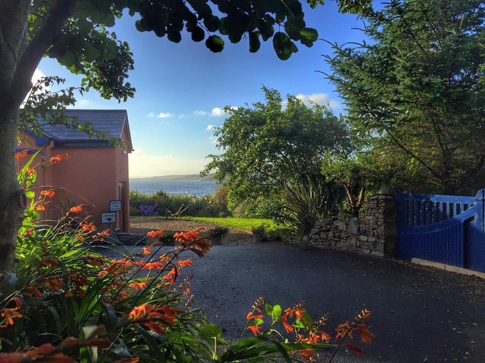 Dolphin Beach House Clifden Exterior photo
